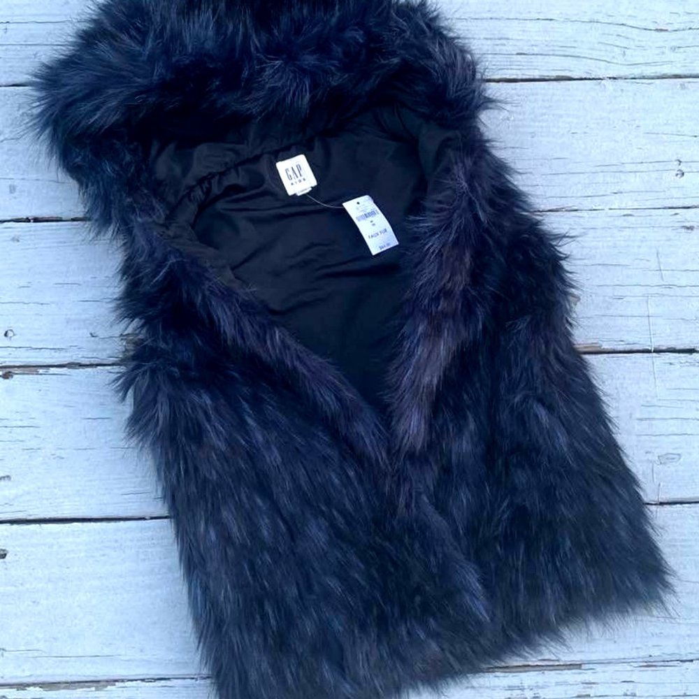 Gap Kids Girls Navy Blue Fau Fur Vest With Hood Hoodie Sz 8 NWT